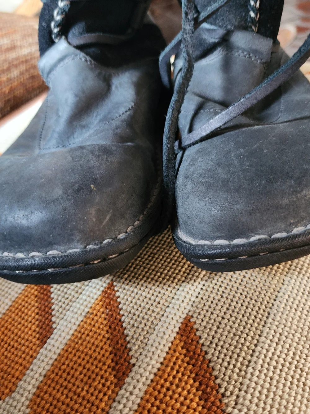 Vintage UGG Australia 1636 Black Leather Tall Lace Up Shearling Boots Size 10